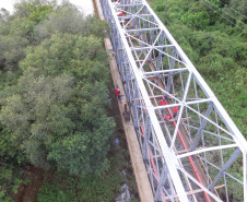 Ponte metálica entre a Lapa e Campo do Tenente está ficando com cara nova 