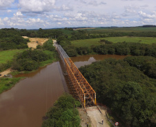 Ponte metálica entre a Lapa e Campo do Tenente está ficando com cara nova 