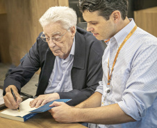 Referência em engenharia hidráulica, Nelson Pinto doa acervo de projetos à Copel