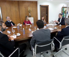 Governador Carlos Massa Ratinho Junior com Procurador Geral do Trabalho Dr José de Lima Ramos Pereira