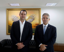 Governador Carlos Massa Ratinho Junior com Procurador Geral do Trabalho Dr José de Lima Ramos Pereira