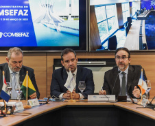 Fazenda Estadual concede Mérito Fazendário do Paraná durante a 40ª Reunião do Comsefaz