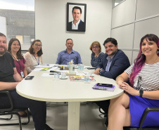  o Secretário da Família e Juventude do Governo do Distrito Federal (GDF), Rodrigo Delmasso, visitou a sede da Secretaria de Estado do Desenvolvimento Social e Família (Sedef), no Palácio das Araucárias