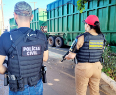 Polícias Civil e Militar apreendem mil caixas de cigarros contrabandeados no norte do Paraná