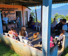 Portos do Paraná comanda mutirão de limpeza de resíduos sólidos na ilha de Eufrasina