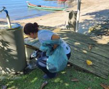 Portos do Paraná comanda mutirão de limpeza de resíduos sólidos na ilha de Eufrasina