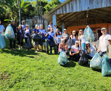 Portos do Paraná comanda mutirão de limpeza de resíduos sólidos na ilha de Eufrasina