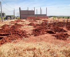 Com apoio do Estado, 160 barracões foram instalados nas cidades e geram emprego