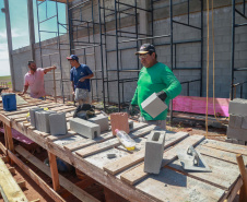 Com apoio do Estado, 160 barracões foram instalados nas cidades e geram emprego