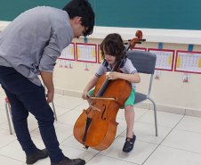 Com apoio do BRDE, 106 crianças e adolescentes iniciam aulas de música em Araucária