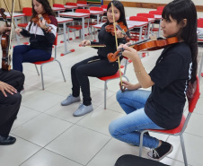 Com apoio do BRDE, 106 crianças e adolescentes iniciam aulas de música em Araucária