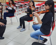 Com apoio do BRDE, 106 crianças e adolescentes iniciam aulas de música em Araucária