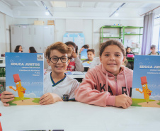 Educação entrega material complementar de alfabetização para redes municipais de ensino