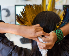 Com novas disciplinas do ensino médio, estudantes indígenas desenvolvem sua cultura em sala de aula