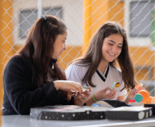 Plataforma Leia Paraná completa dois meses de lançamento e reforça hábito da leitura entre alunos da rede estadual