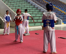 Ginásio do Tarumã oferece atividades de iniciação esportiva gratuitas para crianças e adolescentes