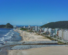 Além da reestruturação da Orla de Matinhos:serviço de esgotamento para a Ilha do Mel, a nova ponte da Ilha de Valadares, construção trapiches, Plano de Manejo da APA de Guaratuba e perto de R$ 300 milhões em licenciamentos: Litoral do Paraná segue como prioridade da gestão Ratinho Junior.