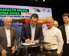 Governador lança programa para melhorar infraestrutura de municípios com até 7 mil habitantes