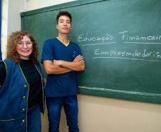Inspirado por professora de Educação Financeira, aluno de Tibagi se prepara para abrir marcenaria própria