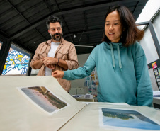 Arte sem fronteiras: aquarelista japonesa assume residência artística no Museu Alfredo Andersen