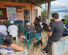 Portos do Paraná leva oficina de implantação de sistema alternativo de esgoto para ilha da baia de Paranaguá