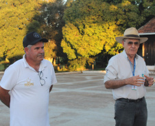 Visita técnica do Sistema Estadual de Agricultura a propriedades de café em Carlópolis