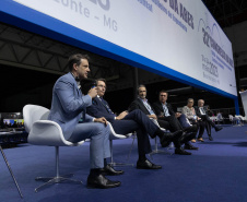 Sanepar apresenta ações sobre marco do saneamento e ganha prêmios em congresso nacional