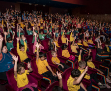 Musical Itan e Tal volta ao Guairinha no mês de maio pelo projeto Crianças no Teatro