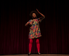 Musical Itan e Tal volta ao Guairinha no mês de maio pelo projeto Crianças no Teatro