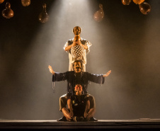 Musical Itan e Tal volta ao Guairinha no mês de maio pelo projeto Crianças no Teatro