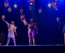 Musical Itan e Tal volta ao Guairinha no mês de maio pelo projeto Crianças no Teatro