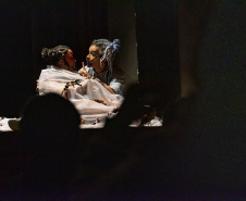 Musical Itan e Tal volta ao Guairinha no mês de maio pelo projeto Crianças no Teatro