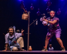 Musical Itan e Tal volta ao Guairinha no mês de maio pelo projeto Crianças no Teatro