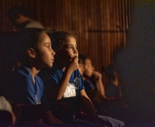 Musical Itan e Tal volta ao Guairinha no mês de maio pelo projeto Crianças no Teatro
