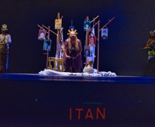 Musical Itan e Tal volta ao Guairinha no mês de maio pelo projeto Crianças no Teatro