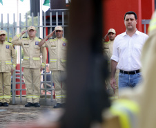 Com um investimento de R$ 8,5 milhões do Governo do Estado, foi inaugurada a nova sede do 1° Subgrupamento de Bombeiros Independente (SGBI) de Ivaiporã nesta quinta-feira (04), data que também marca o Dia Internacional do Bombeiro. O evento contou com a presença do governador Carlos Massa Ratinho Junior, que também anunciou a conclusão da nova Estação de Tratamento de Esgoto da Sanepar na cidade, além de uma série de novos investimentos que beneficiam toda a região do Vale do Ivaí.