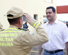 Com um investimento de R$ 8,5 milhões do Governo do Estado, foi inaugurada a nova sede do 1° Subgrupamento de Bombeiros Independente (SGBI) de Ivaiporã nesta quinta-feira (04), data que também marca o Dia Internacional do Bombeiro. O evento contou com a presença do governador Carlos Massa Ratinho Junior, que também anunciou a conclusão da nova Estação de Tratamento de Esgoto da Sanepar na cidade, além de uma série de novos investimentos que beneficiam toda a região do Vale do Ivaí.