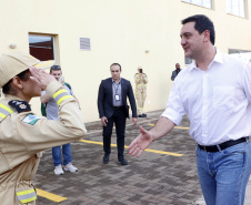 Com um investimento de R$ 8,5 milhões do Governo do Estado, foi inaugurada a nova sede do 1° Subgrupamento de Bombeiros Independente (SGBI) de Ivaiporã nesta quinta-feira (04), data que também marca o Dia Internacional do Bombeiro. O evento contou com a presença do governador Carlos Massa Ratinho Junior, que também anunciou a conclusão da nova Estação de Tratamento de Esgoto da Sanepar na cidade, além de uma série de novos investimentos que beneficiam toda a região do Vale do Ivaí.