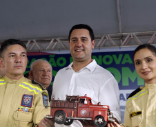 Com um investimento de R$ 8,5 milhões do Governo do Estado, foi inaugurada a nova sede do 1° Subgrupamento de Bombeiros Independente (SGBI) de Ivaiporã nesta quinta-feira (04), data que também marca o Dia Internacional do Bombeiro. O evento contou com a presença do governador Carlos Massa Ratinho Junior, que também anunciou a conclusão da nova Estação de Tratamento de Esgoto da Sanepar na cidade, além de uma série de novos investimentos que beneficiam toda a região do Vale do Ivaí.