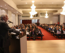 O governador em exercício Darci Piana  participa da premiação do III Ranking das 100 Maiores Sociedades Anônomas do Paraná.