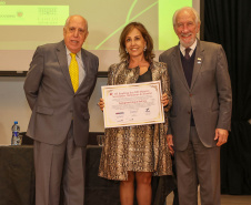 O governador em exercício Darci Piana  participa da premiação do III Ranking das 100 Maiores Sociedades Anônomas do Paraná.