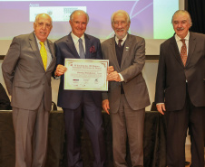 O governador em exercício Darci Piana  participa da premiação do III Ranking das 100 Maiores Sociedades Anônomas do Paraná.