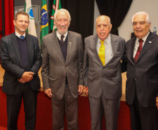 O governador em exercício Darci Piana  participa da premiação do III Ranking das 100 Maiores Sociedades Anônomas do Paraná.