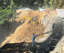 Obra na Graciosa tem frentes de trabalho em 4 km, com serviços de dia e de noite 