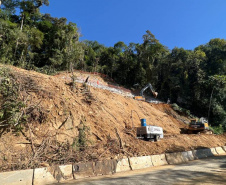 Obra na Graciosa tem frentes de trabalho em 4 km, com serviços de dia e de noite 