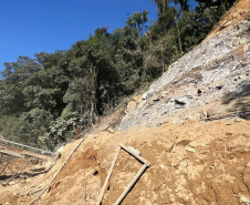 Obra na Graciosa tem frentes de trabalho em 4 km, com serviços de dia e de noite 