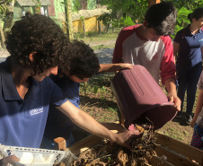 Portos do Paraná instala duas novas composteiras em escolas da Ilha do Mel