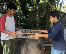 Portos do Paraná instala duas novas composteiras em escolas da Ilha do Mel