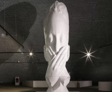 Última semana para ver a exposição do artista Jaume Plensa no MON