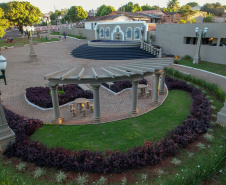 Desde que foi reformada, ampliada e entregue, em outubro do ano passado, a Praça Antônio Geraldo Mendes tornou-se ponto de encontro para os moradores de Leópolis, município de 4.145 habitantes no Norte do Paraná.